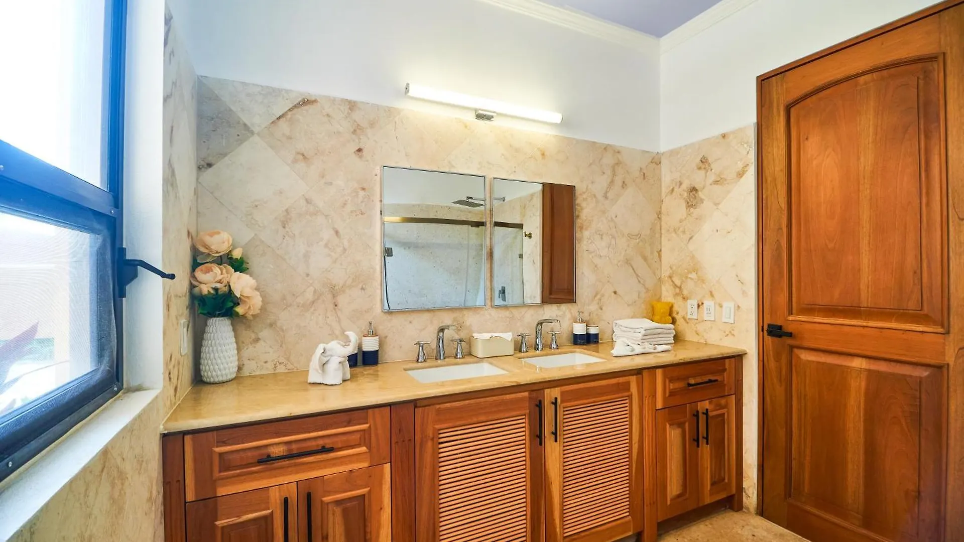 Hacienda Tankah Stunning Private Villa With 7 Bedrooms 8 Beds Pool And Personal Cook Luxury Exclusivity And Comfort For Groups And Families Of Up To 14 Guests In A Paradise By The Sea Tulum 0*,  Mexico